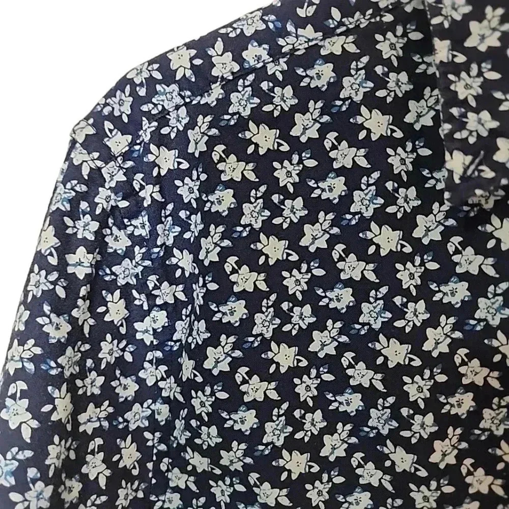 American Eagle Outfitters men's floral classic fit button-up. Size small - Picture 4 of 7